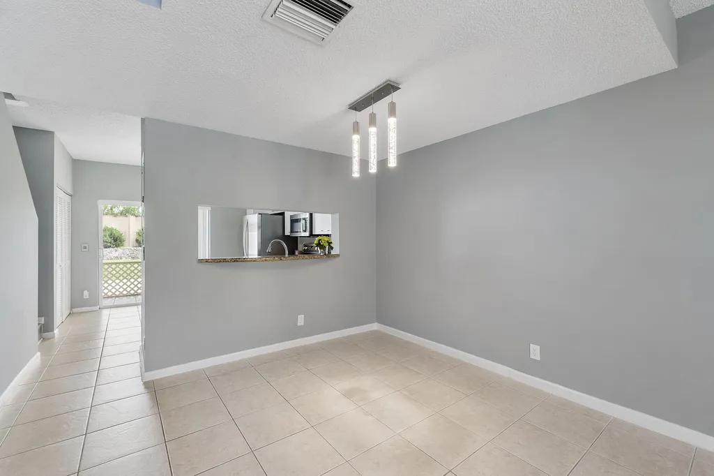 9905 NW 57th Manor Coral Springs FL 33076