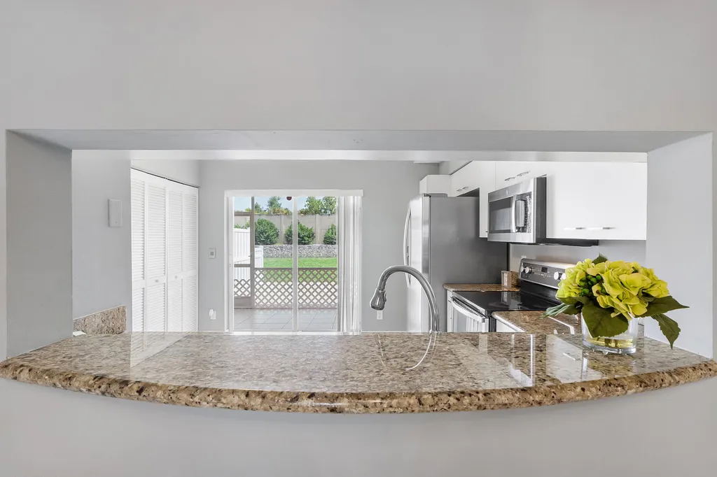 9905 NW 57th Manor Coral Springs FL 33076