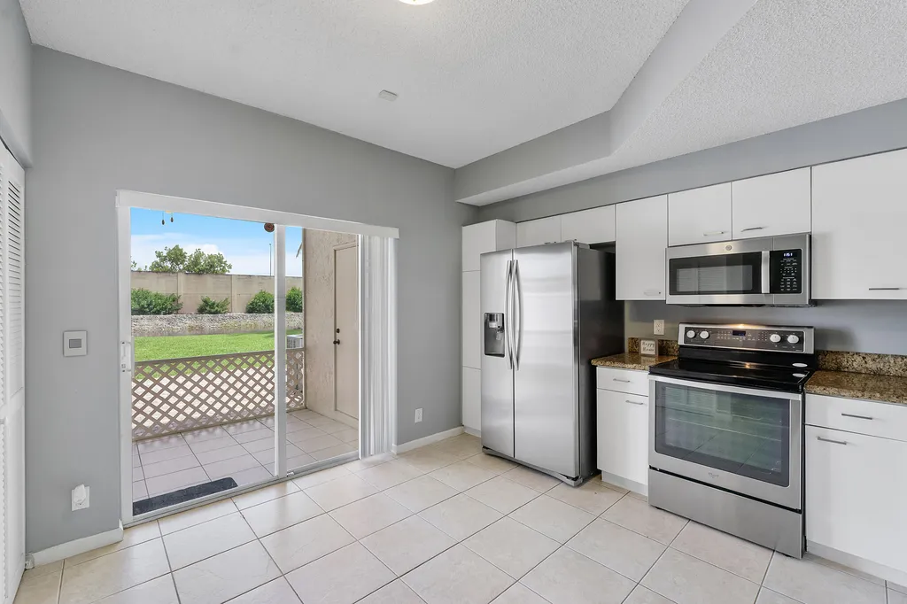 9905 NW 57th Manor Coral Springs FL 33076