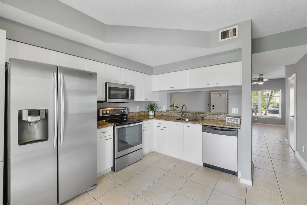 9905 NW 57th Manor Coral Springs FL 33076