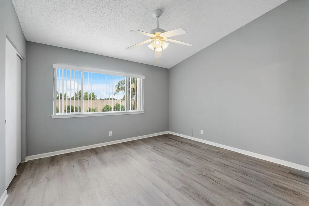 9905 NW 57th Manor Coral Springs FL 33076
