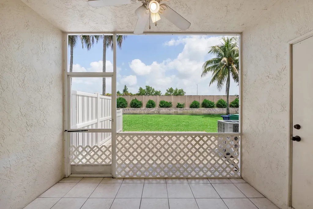 9905 NW 57th Manor Coral Springs FL 33076