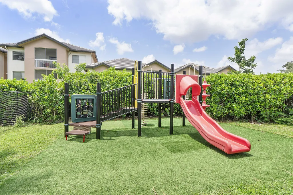 9905 NW 57th Manor Coral Springs FL 33076