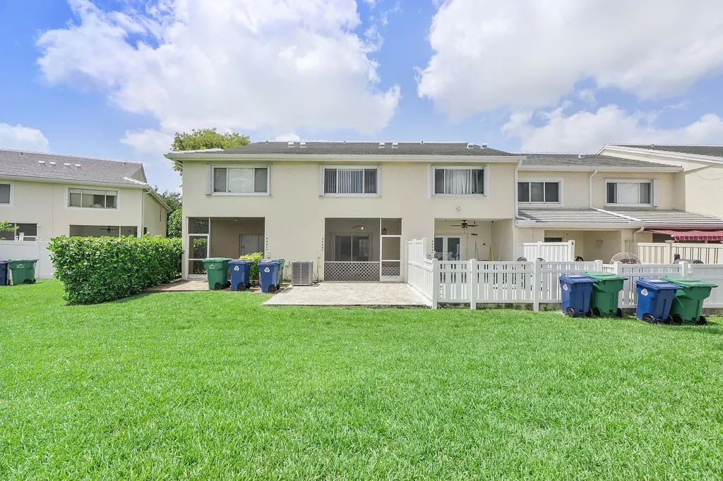 9905 NW 57th Manor Coral Springs FL 33076