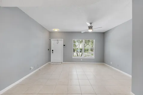 9905 NW 57th Manor Coral Springs FL 33076