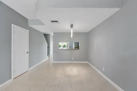 9905 NW 57th Manor Coral Springs FL 33076