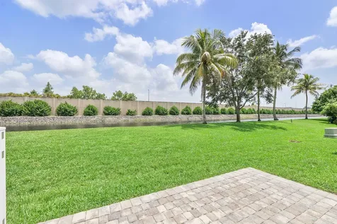 9905 NW 57th Manor Coral Springs FL 33076