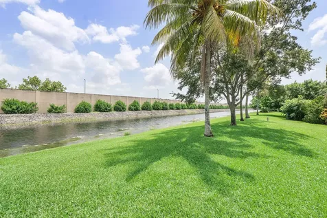 9905 NW 57th Manor Coral Springs FL 33076
