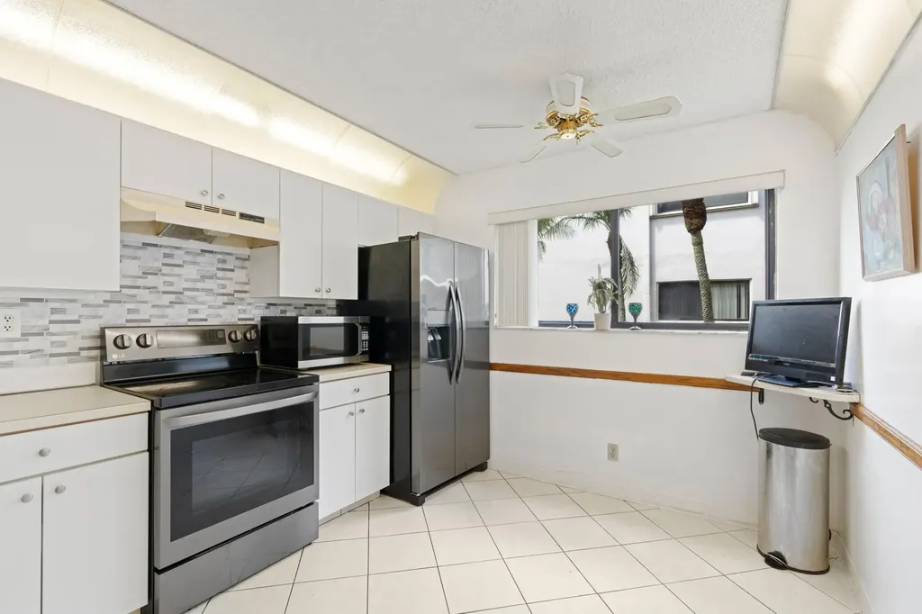 15450 Pembridge Avenue Delray Beach FL 33484