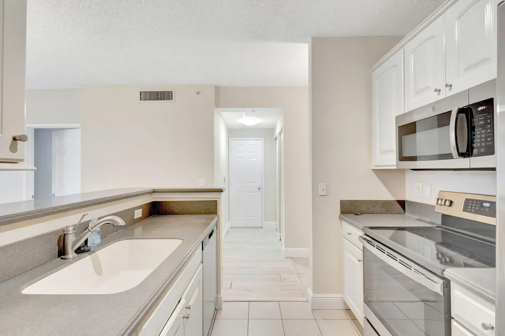 780 S Sapodilla Avenue West Palm Beach FL 33401