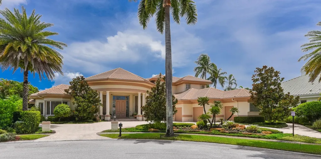 6949 Lake Estates Court Boca Raton FL 33496