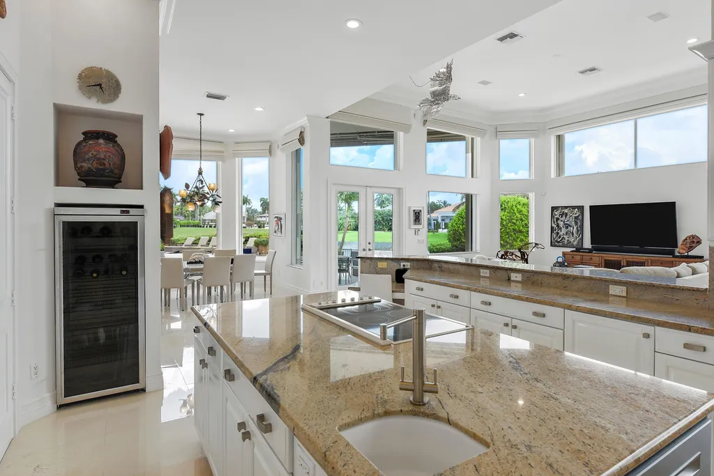 6949 Lake Estates Court Boca Raton FL 33496