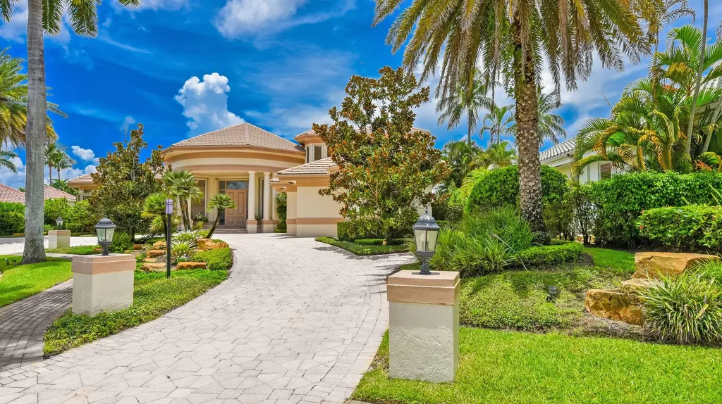 6949 Lake Estates Court Boca Raton FL 33496