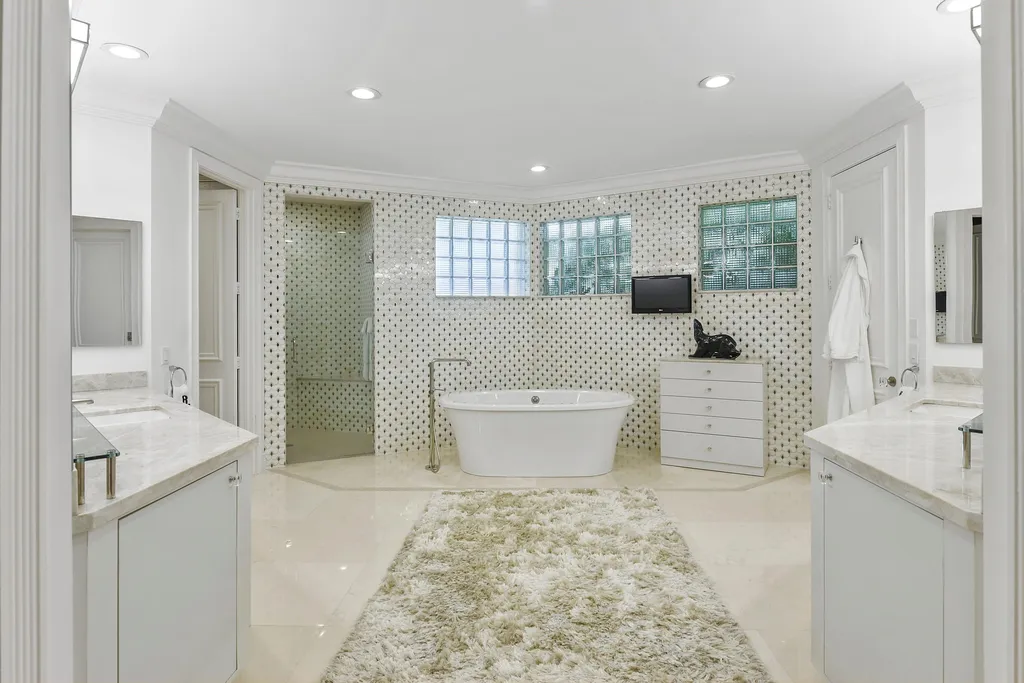 6949 Lake Estates Court Boca Raton FL 33496