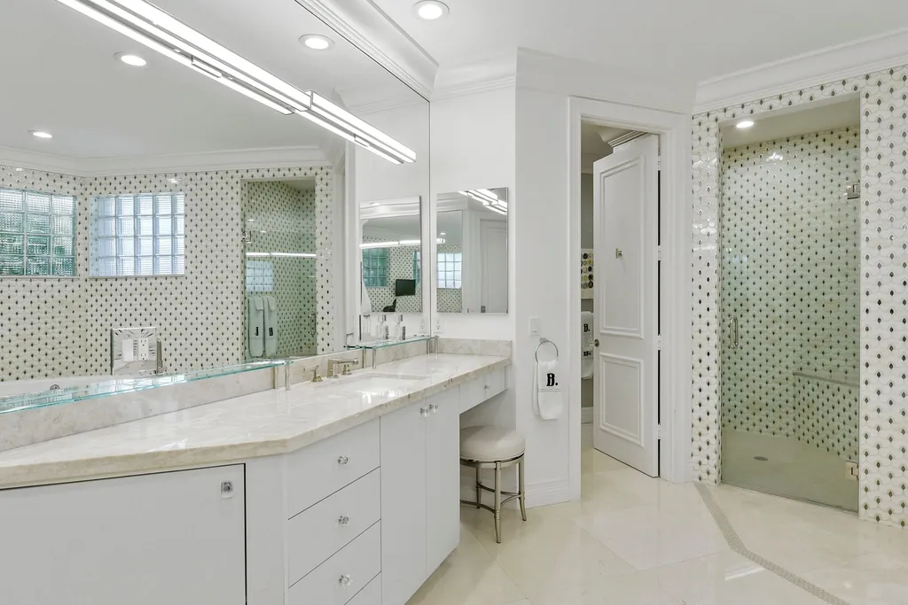 6949 Lake Estates Court Boca Raton FL 33496