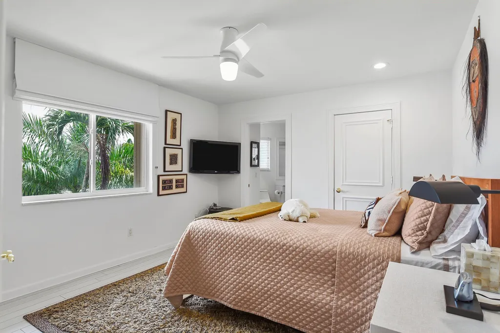 6949 Lake Estates Court Boca Raton FL 33496
