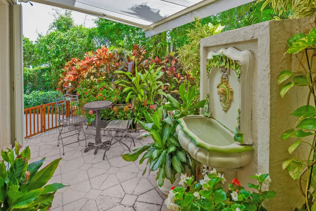 6949 Lake Estates Court Boca Raton FL 33496
