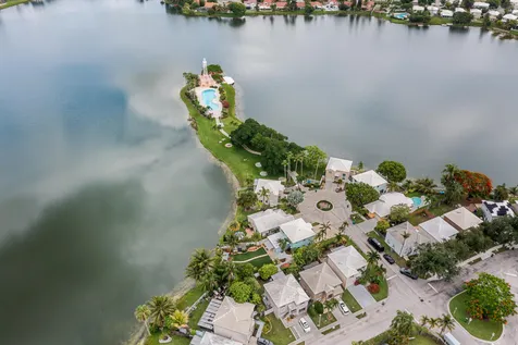 3120 Cape Circle Margate FL 33063