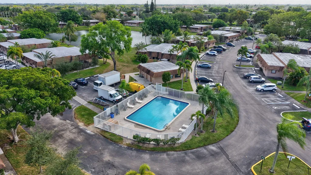 4983 NW 95th Avenue Sunrise FL 33351
