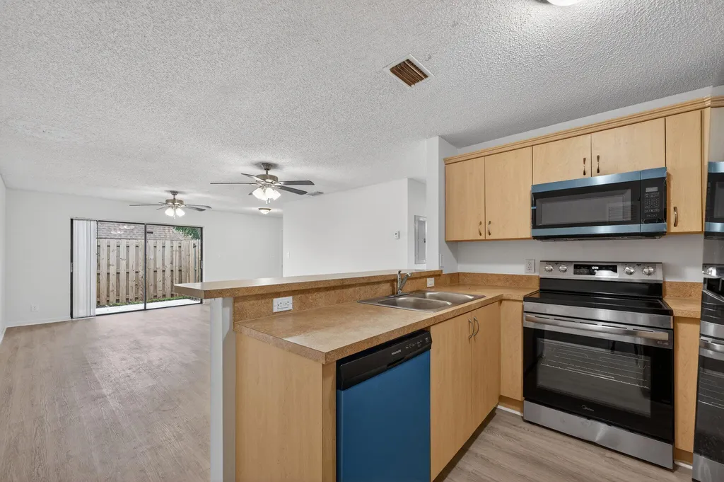 4983 NW 95th Avenue Sunrise FL 33351