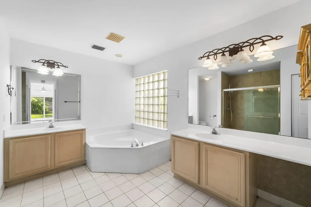 7678 NW 59th Way Parkland FL 33067