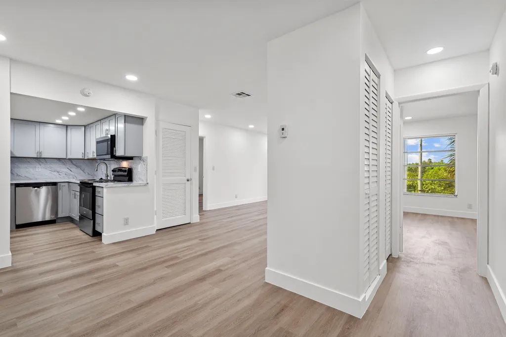 490 NW 20th Street Boca Raton FL 33431