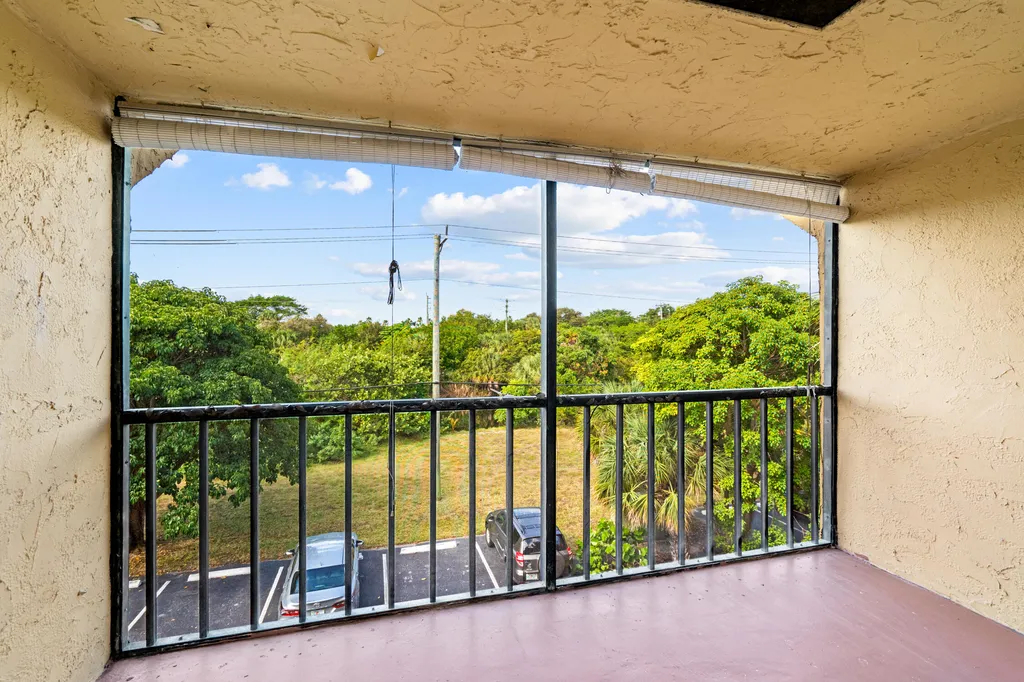 490 NW 20th Street Boca Raton FL 33431