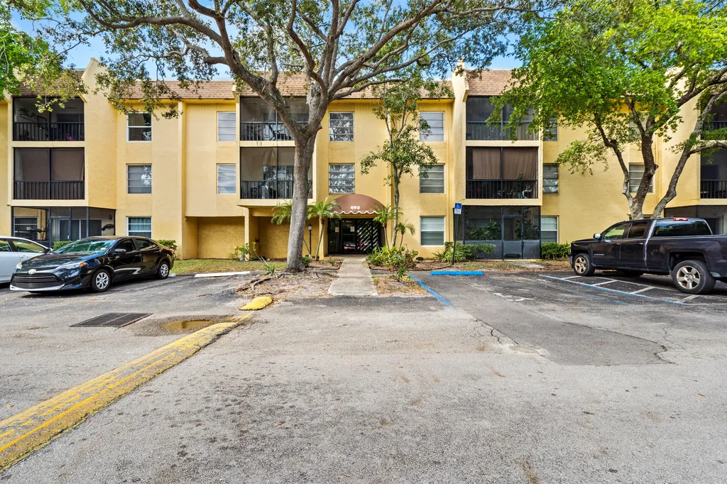 490 NW 20th Street Boca Raton FL 33431