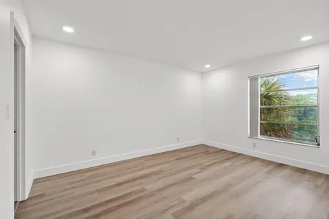490 NW 20th Street Boca Raton FL 33431