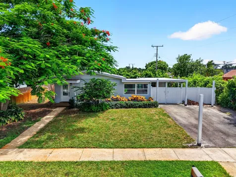 1446 W Perry Street Lantana FL 33462