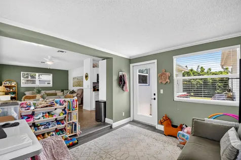 1446 W Perry Street Lantana FL 33462