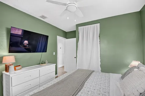 1446 W Perry Street Lantana FL 33462
