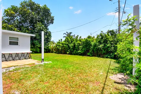 1446 W Perry Street Lantana FL 33462
