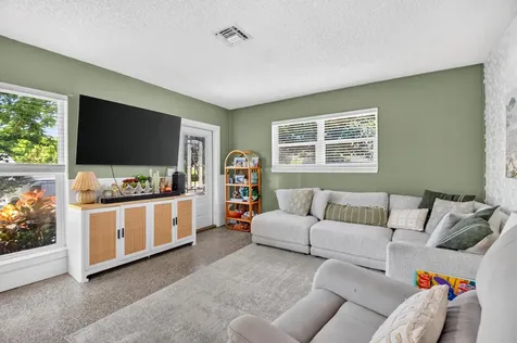 1446 W Perry Street Lantana FL 33462