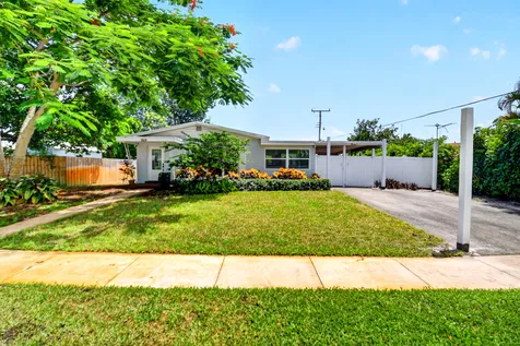 1446 W Perry Street Lantana FL 33462