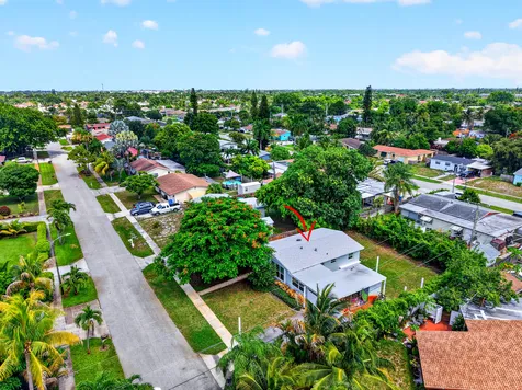 1446 W Perry Street Lantana FL 33462