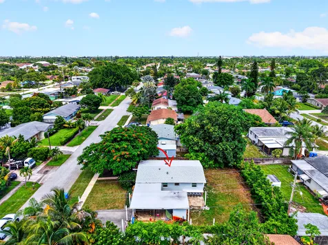 1446 W Perry Street Lantana FL 33462