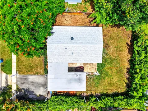 1446 W Perry Street Lantana FL 33462