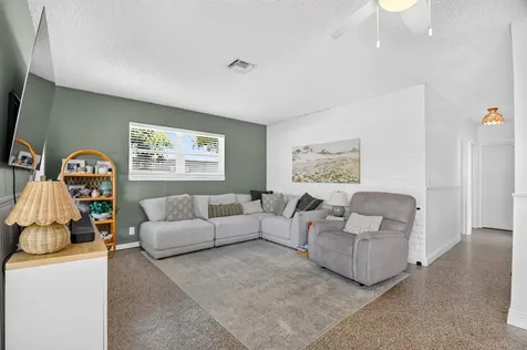 1446 W Perry Street Lantana FL 33462