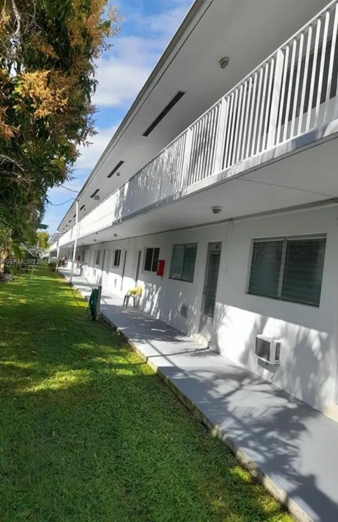 2000 NE 51st Court Fort Lauderdale FL 33308