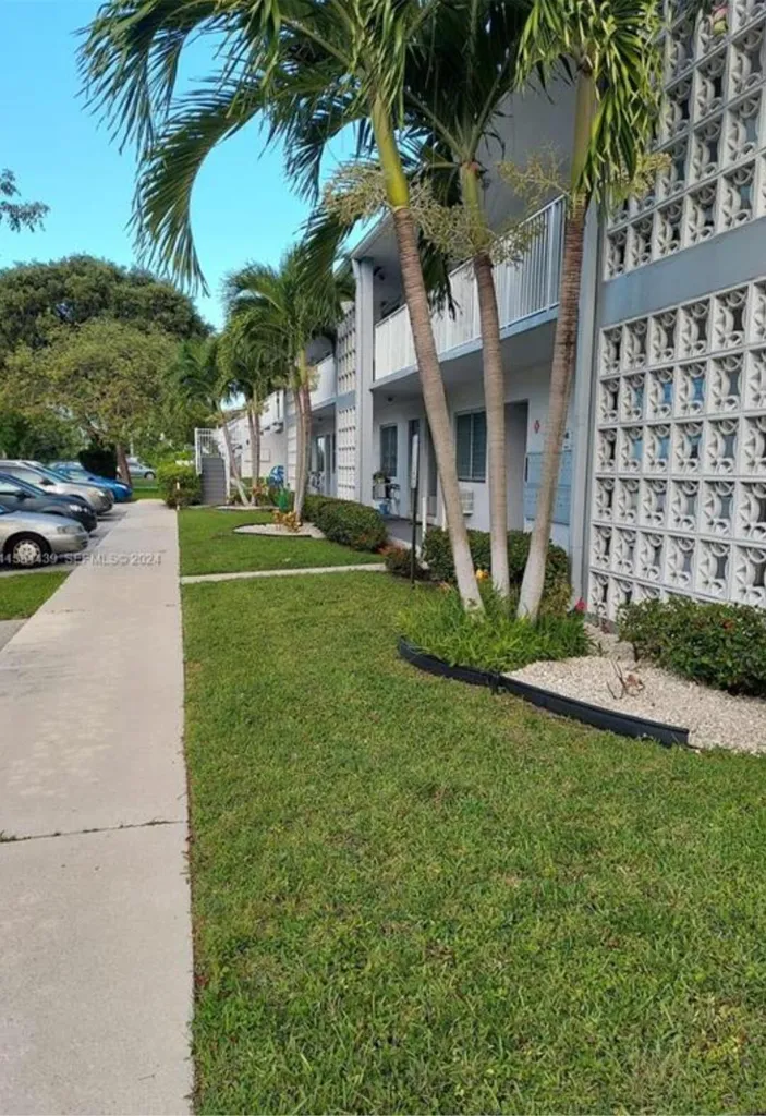 2000 NE 51st Court Fort Lauderdale FL 33308