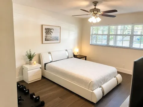 575 Oaks Lane Pompano Beach FL 33069
