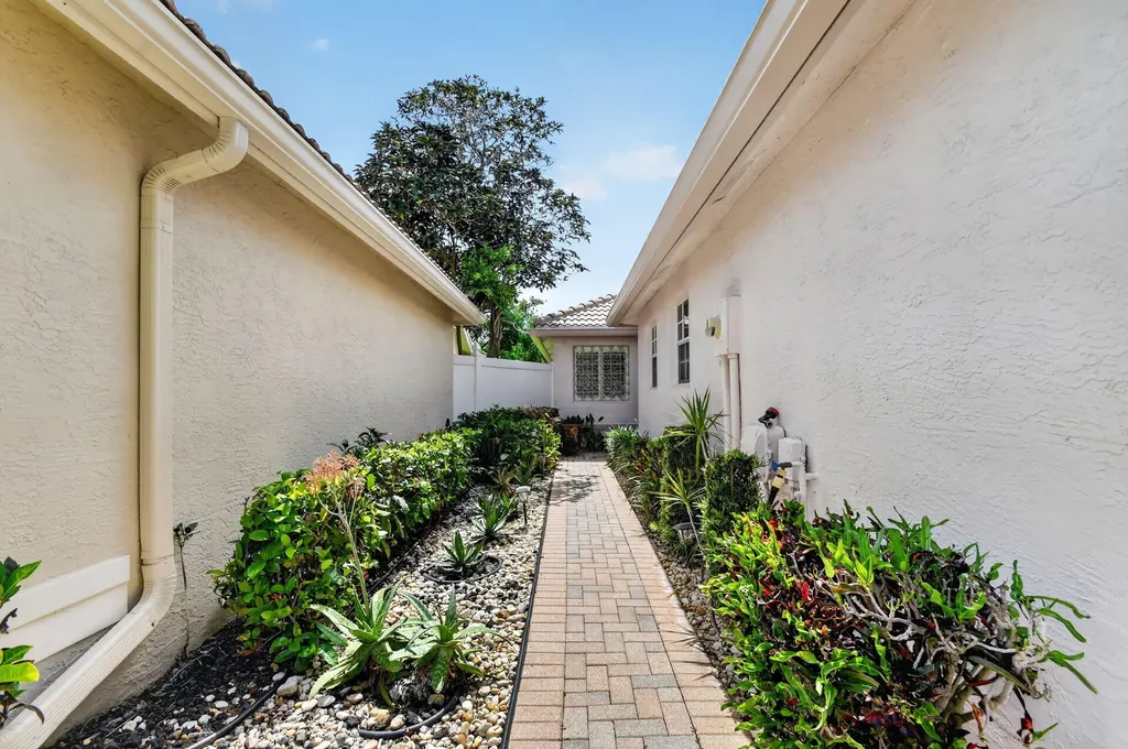 13153 La Sabina Drive Delray Beach FL 33446