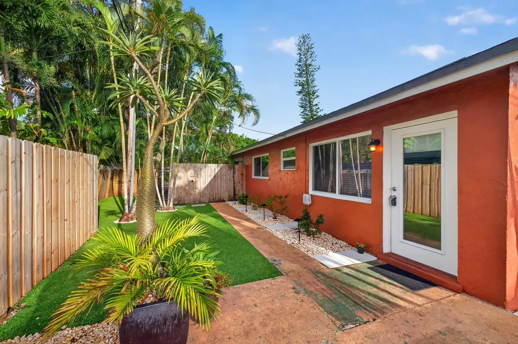 1720 NE 8th Avenue Fort Lauderdale FL 33305