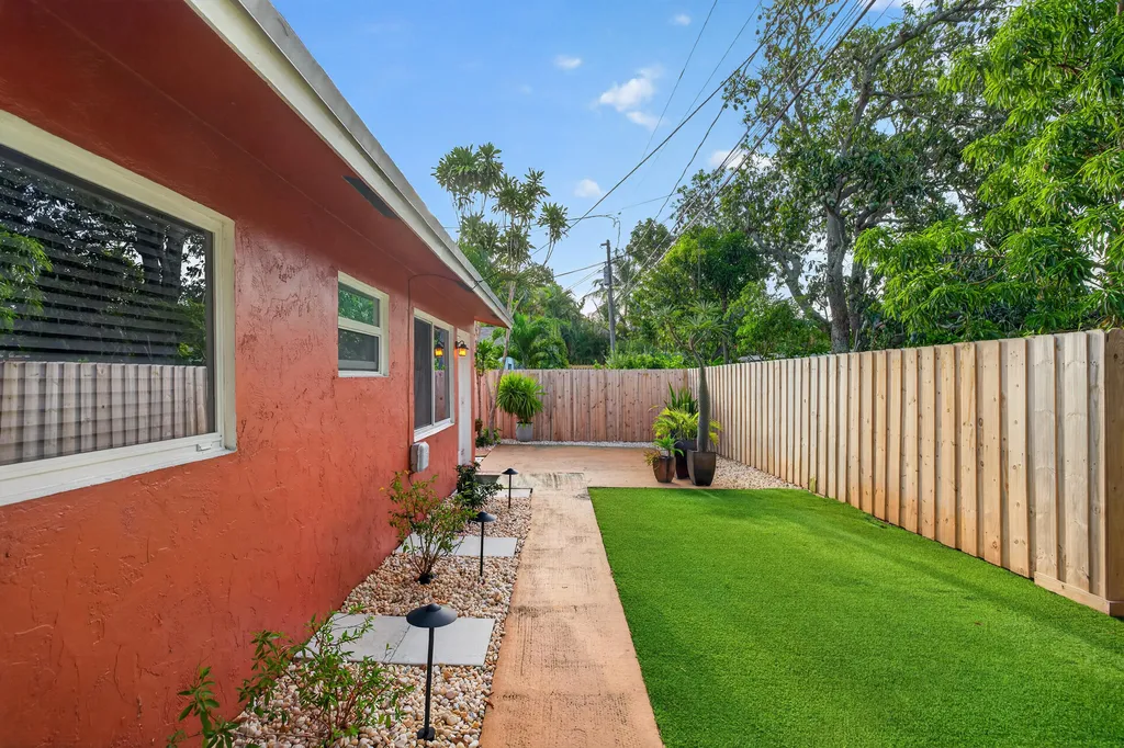 1720 NE 8th Avenue Fort Lauderdale FL 33305