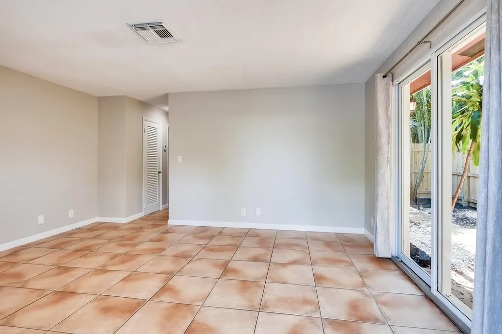 1720 NE 8th Avenue Fort Lauderdale FL 33305