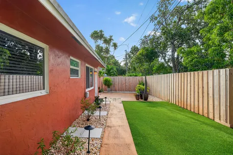 1720 NE 8th Avenue Fort Lauderdale FL 33305