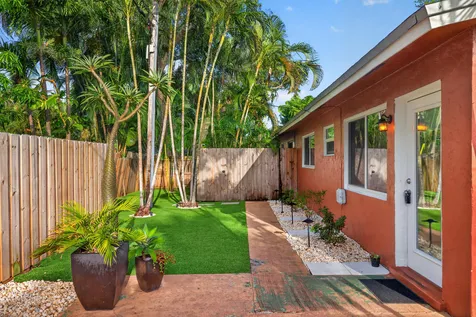 1720 NE 8th Avenue Fort Lauderdale FL 33305