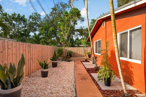 1720 NE 8th Avenue Fort Lauderdale FL 33305