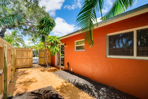 1720 NE 8th Avenue Fort Lauderdale FL 33305